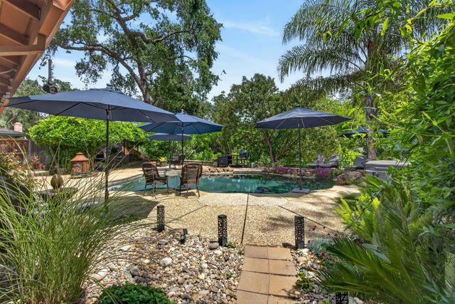 8432 Gaylor Way, Carmichael, CA 95608