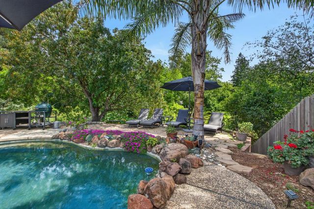 8432 Gaylor Way, Carmichael, CA 95608