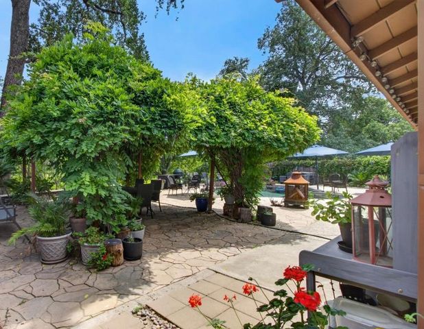 8432 Gaylor Way, Carmichael, CA 95608