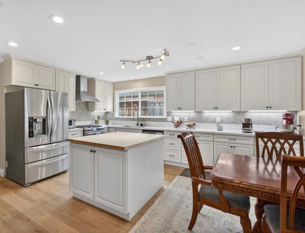 8432 Gaylor Way, Carmichael, CA 95608