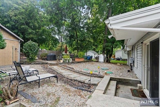 31 Leonard Avenue, West Milford, NJ 07480