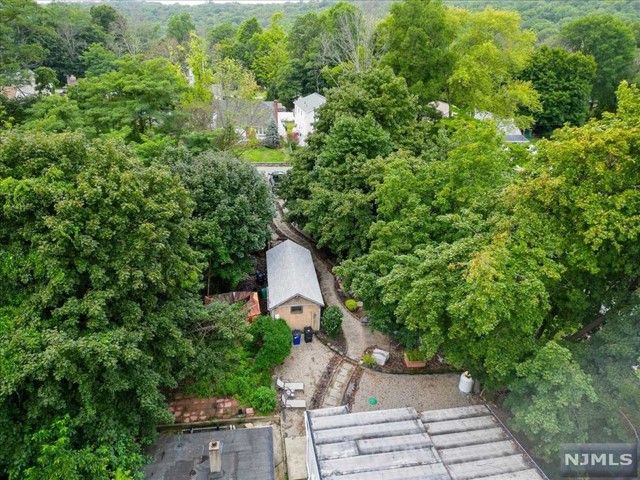 31 Leonard Avenue, West Milford, NJ 07480