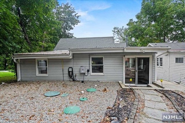 31 Leonard Avenue, West Milford, NJ 07480