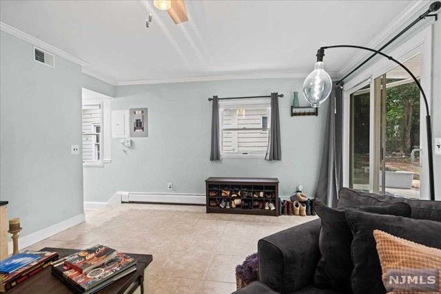 31 Leonard Avenue, West Milford, NJ 07480