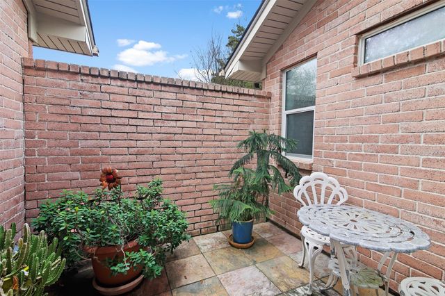 2207 Briarwest Boulevard, Houston, TX 77077