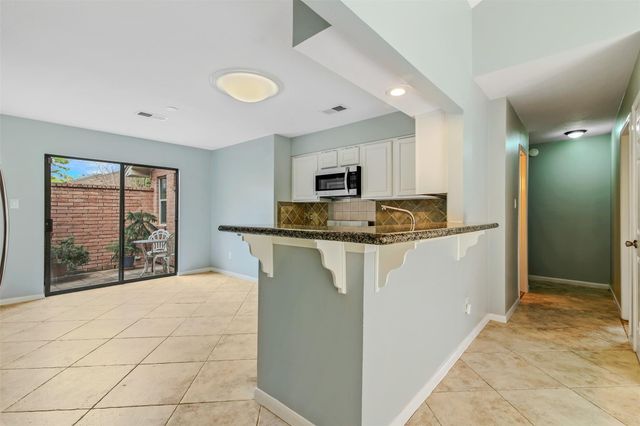 2207 Briarwest Boulevard, Houston, TX 77077