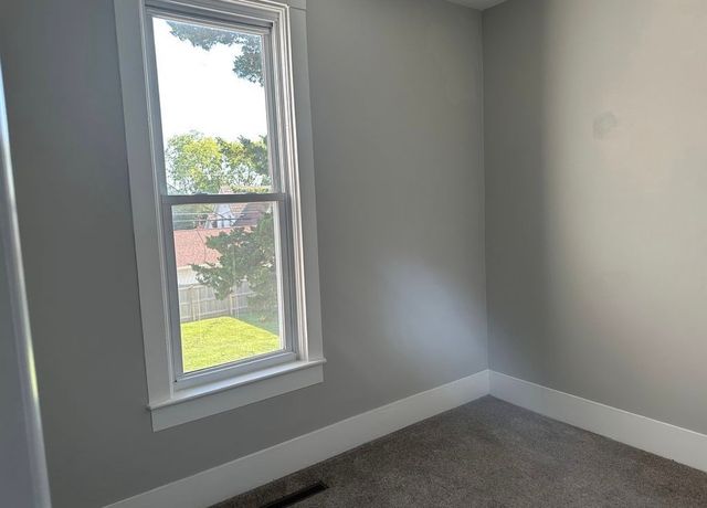 616 10th Avenue, Fulton, IL 61252