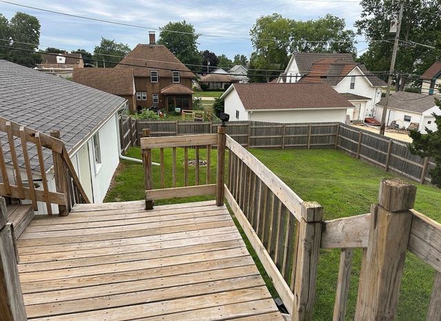 616 10th Avenue, Fulton, IL 61252