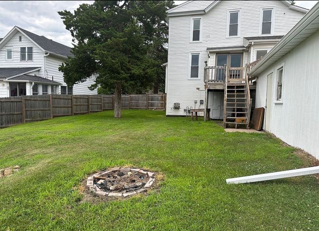 616 10th Avenue, Fulton, IL 61252