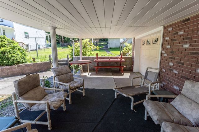 R 2220 2nd St, South Connellsville, PA 15425