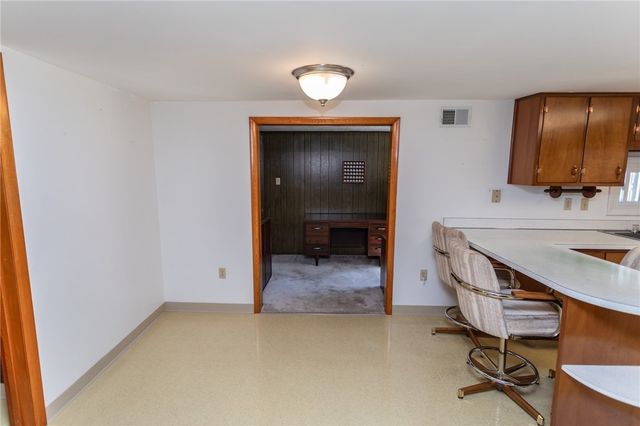 R 2220 2nd St, South Connellsville, PA 15425