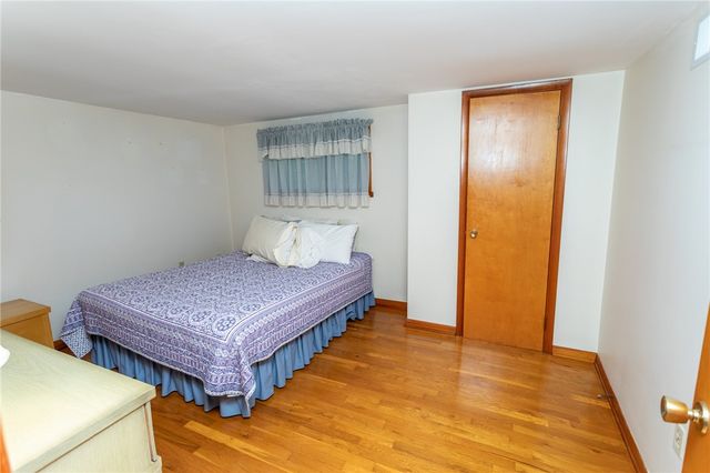 R 2220 2nd St, South Connellsville, PA 15425