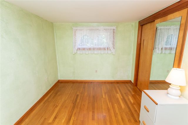 R 2220 2nd St, South Connellsville, PA 15425