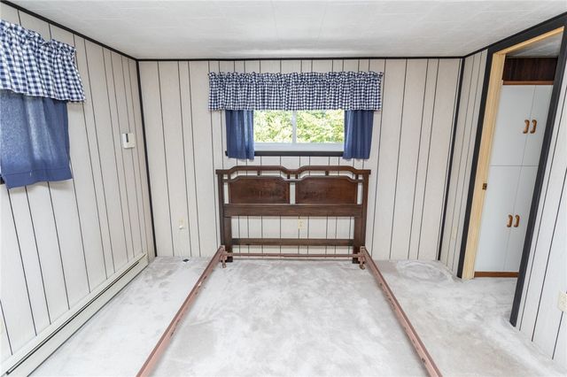 R 2220 2nd St, South Connellsville, PA 15425