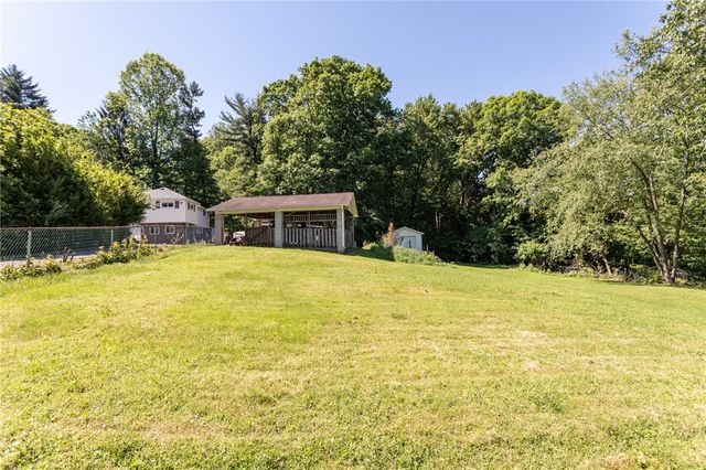 R 2220 2nd St, South Connellsville, PA 15425