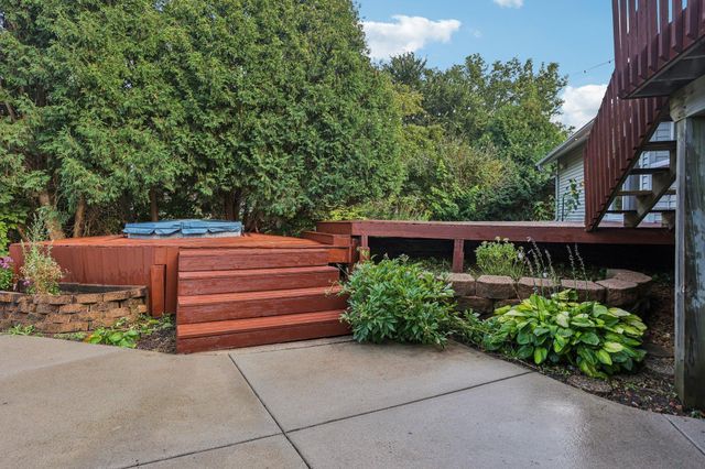 7920 W 107th Street Circle, Bloomington, MN 55438