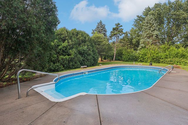 7920 W 107th Street Circle, Bloomington, MN 55438