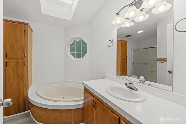 35952 Stackpole Road, Ocean Park, WA 98640