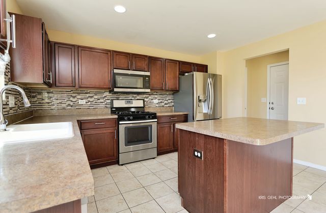 4111 Credence Drive, Zion, IL 60099