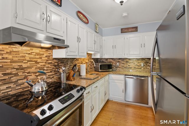 34 Crescent Street 1D, Stamford, CT 06902