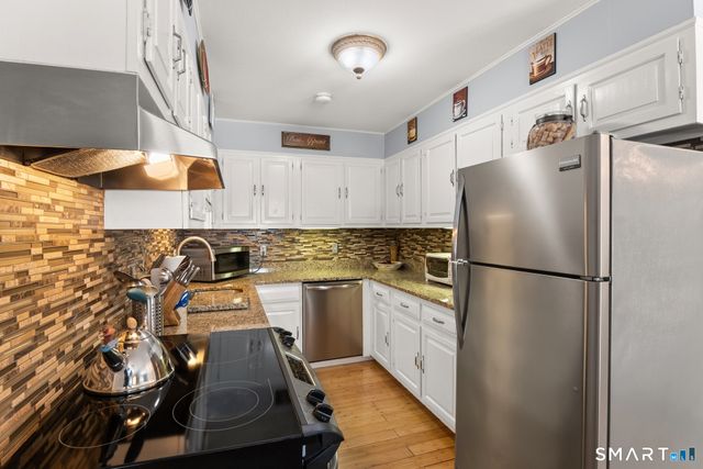 34 Crescent Street 1D, Stamford, CT 06902