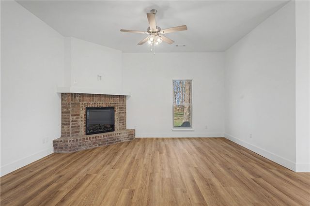 15200 S Bethel Heights Road, Gentry, AR 72734