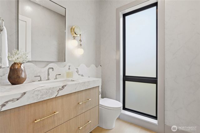 2202 102nd Place SE, Bellevue, WA 98004