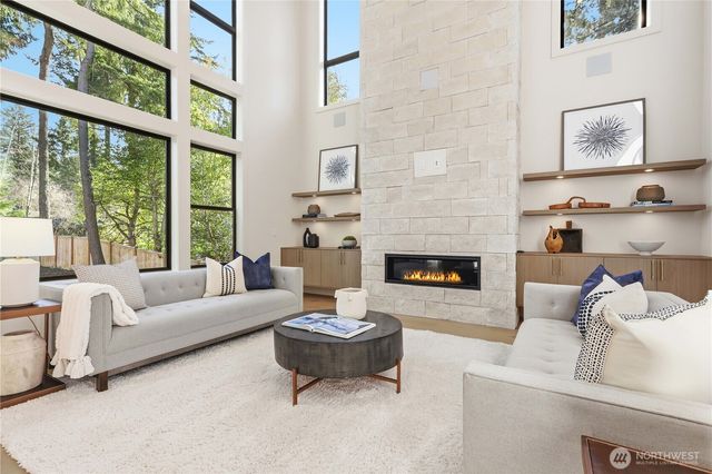 2202 102nd Place SE, Bellevue, WA 98004