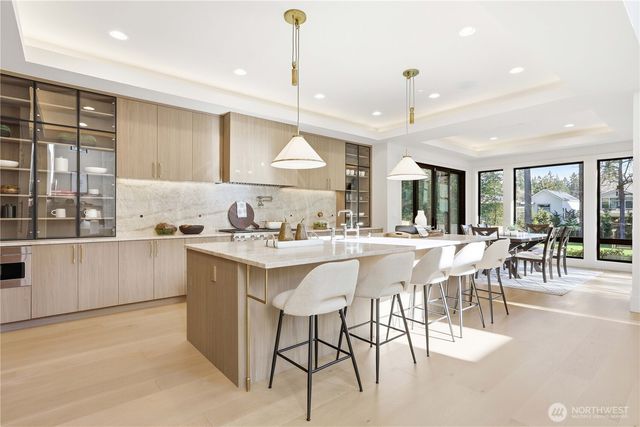 2202 102nd Place SE, Bellevue, WA 98004