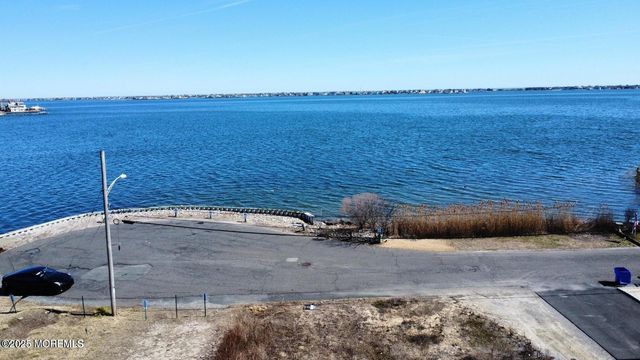 108 Rochester Drive, Brick, NJ 08723
