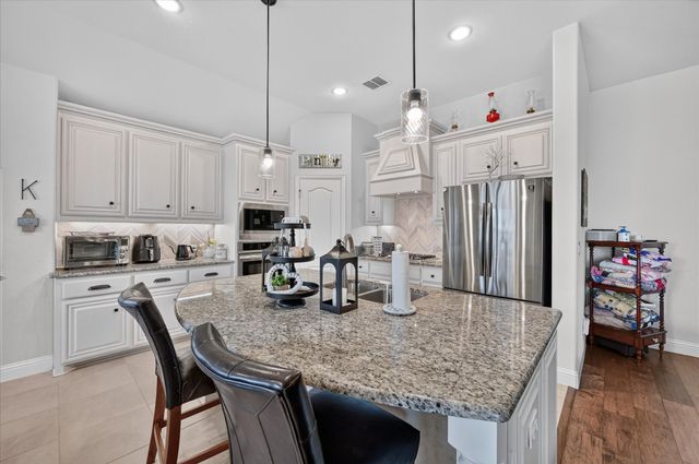 457 Wolf Creek Drive, Waxahachie, TX 75165