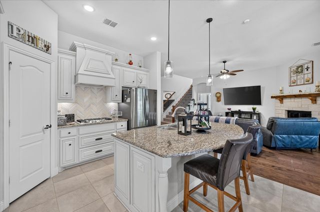 457 Wolf Creek Drive, Waxahachie, TX 75165