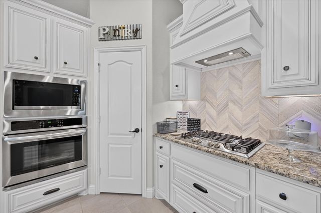457 Wolf Creek Drive, Waxahachie, TX 75165