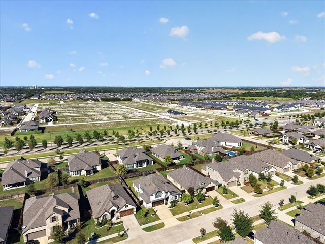 457 Wolf Creek Drive, Waxahachie, TX 75165