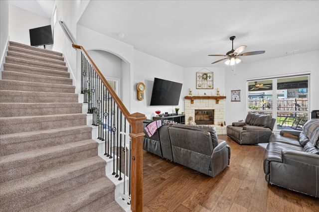 457 Wolf Creek Drive, Waxahachie, TX 75165
