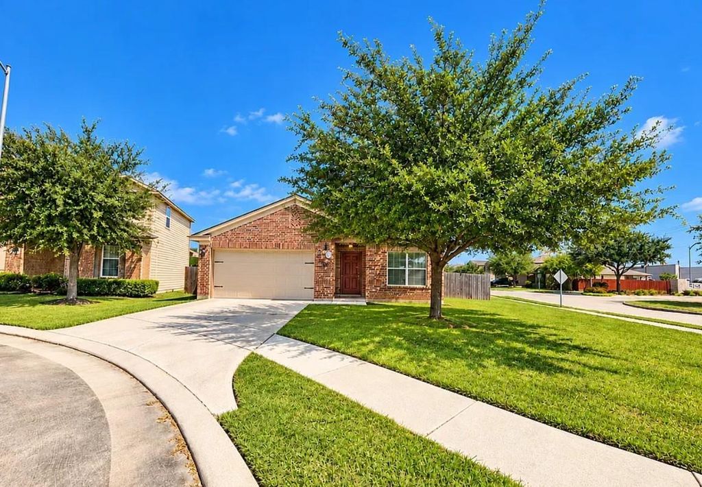 6902 Iris Court, Baytown, TX 77521