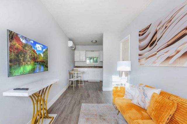 1826 Sherman Street 15, Hollywood, FL 33020