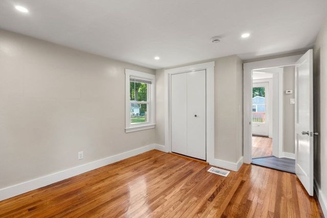 102 Turnpike St, Easton, MA 02334