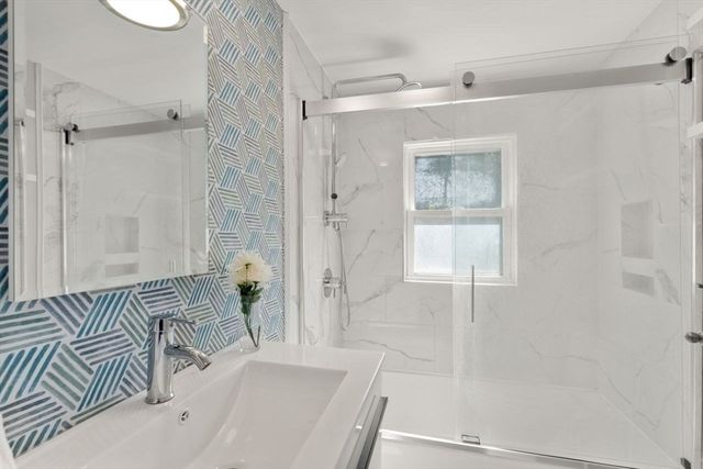 102 Turnpike St, Easton, MA 02334