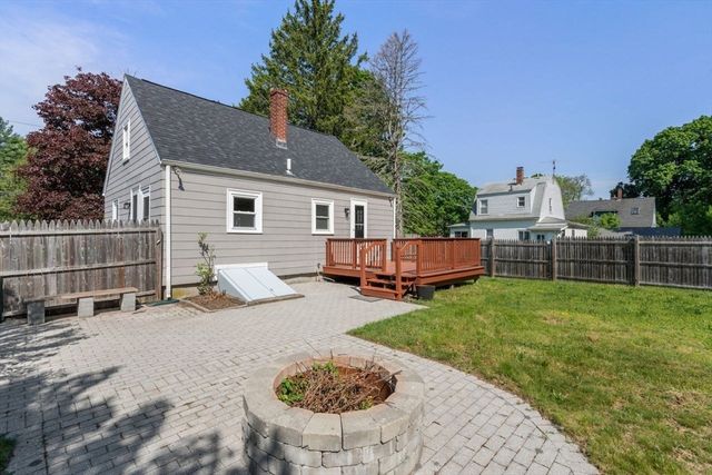 102 Turnpike St, Easton, MA 02334