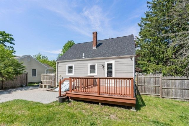 102 Turnpike St, Easton, MA 02334