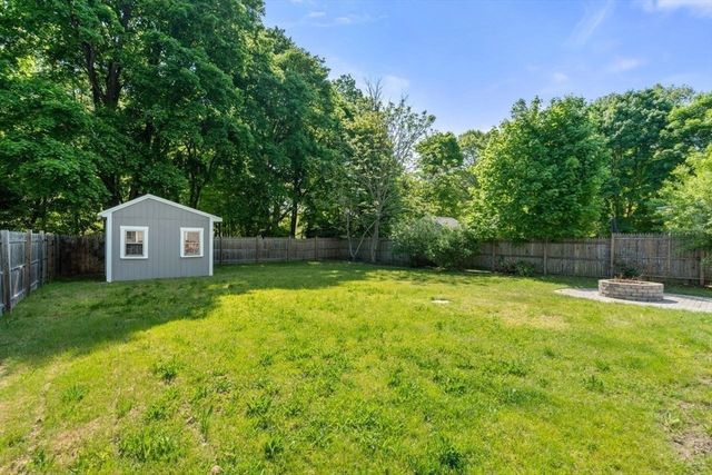 102 Turnpike St, Easton, MA 02334