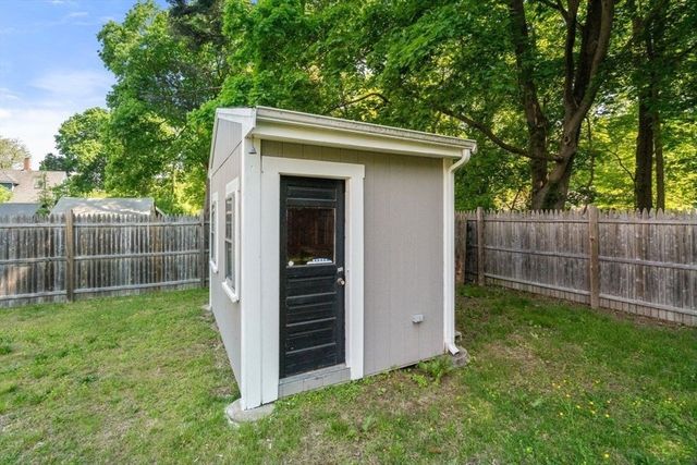 102 Turnpike St, Easton, MA 02334