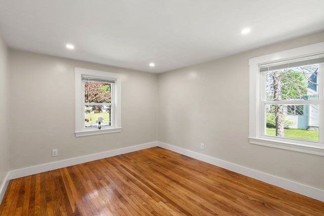 102 Turnpike St, Easton, MA 02334