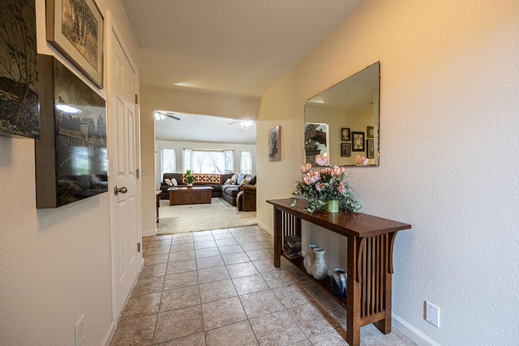 Image 11 of property listing at 41766 John Muir Drive, Coarsegold, CA 93614