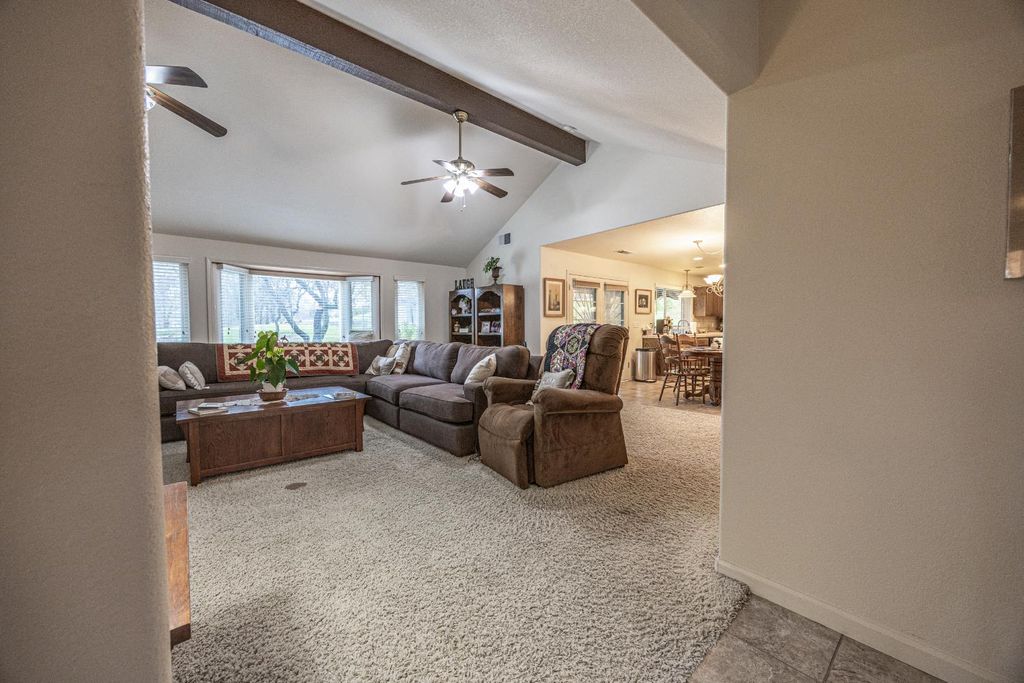 Image 13 of property listing at 41766 John Muir Drive, Coarsegold, CA 93614