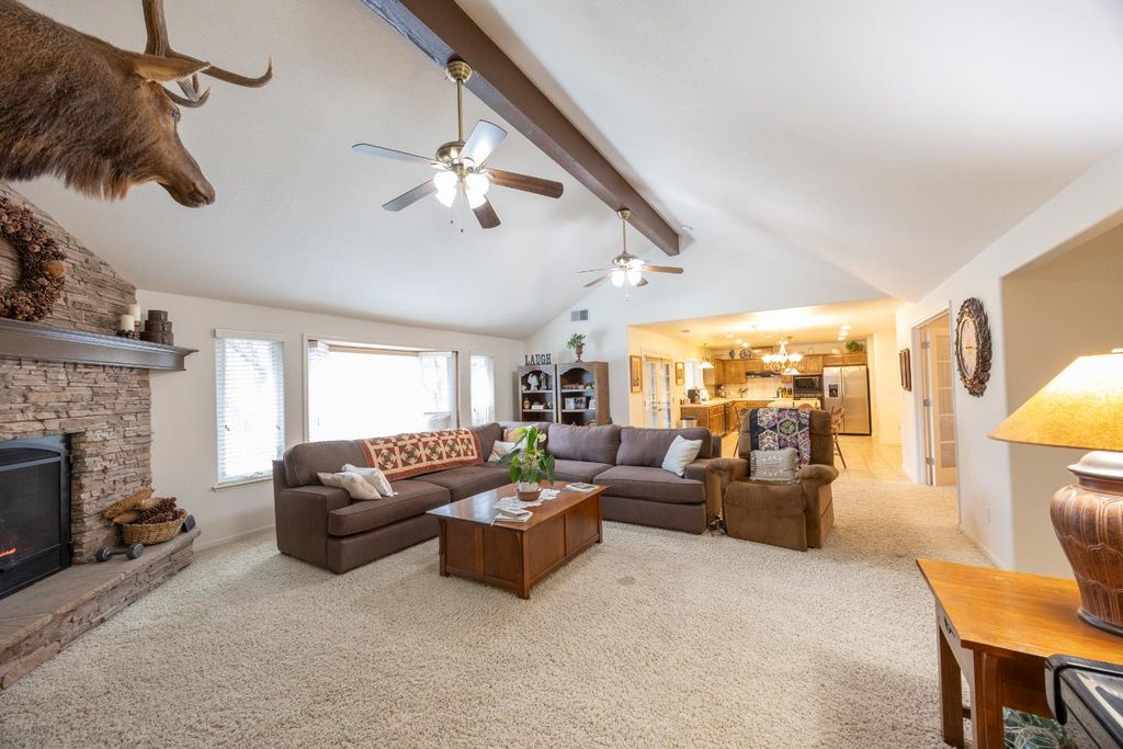 Image 16 of property listing at 41766 John Muir Drive, Coarsegold, CA 93614