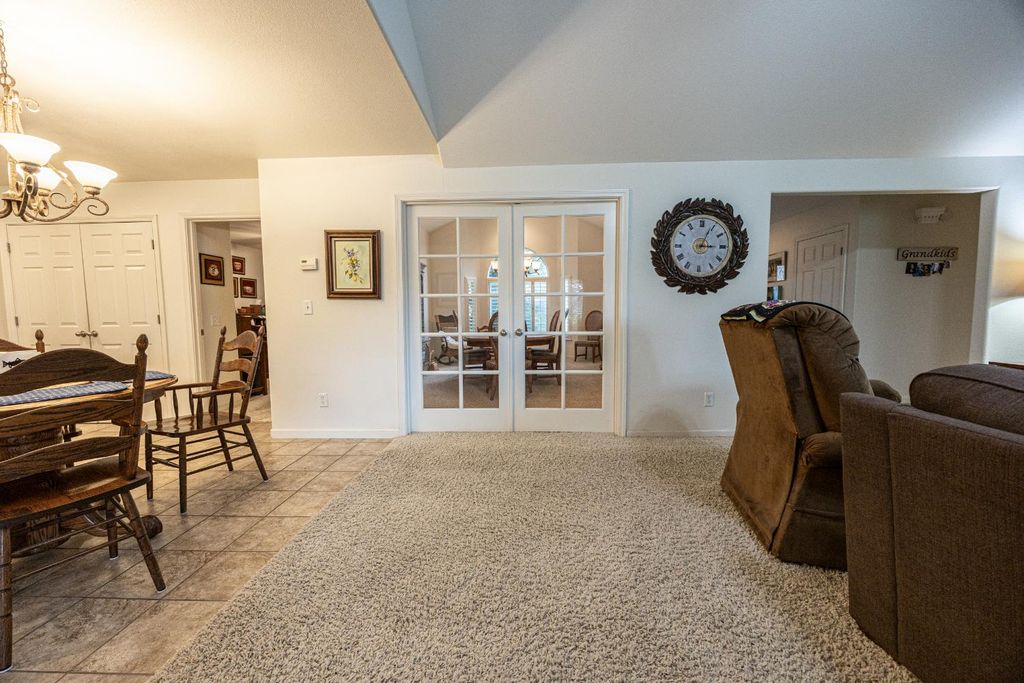 Image 25 of property listing at 41766 John Muir Drive, Coarsegold, CA 93614