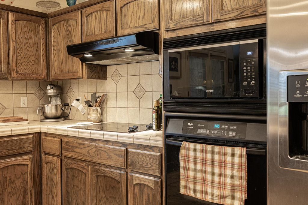 Image 29 of property listing at 41766 John Muir Drive, Coarsegold, CA 93614