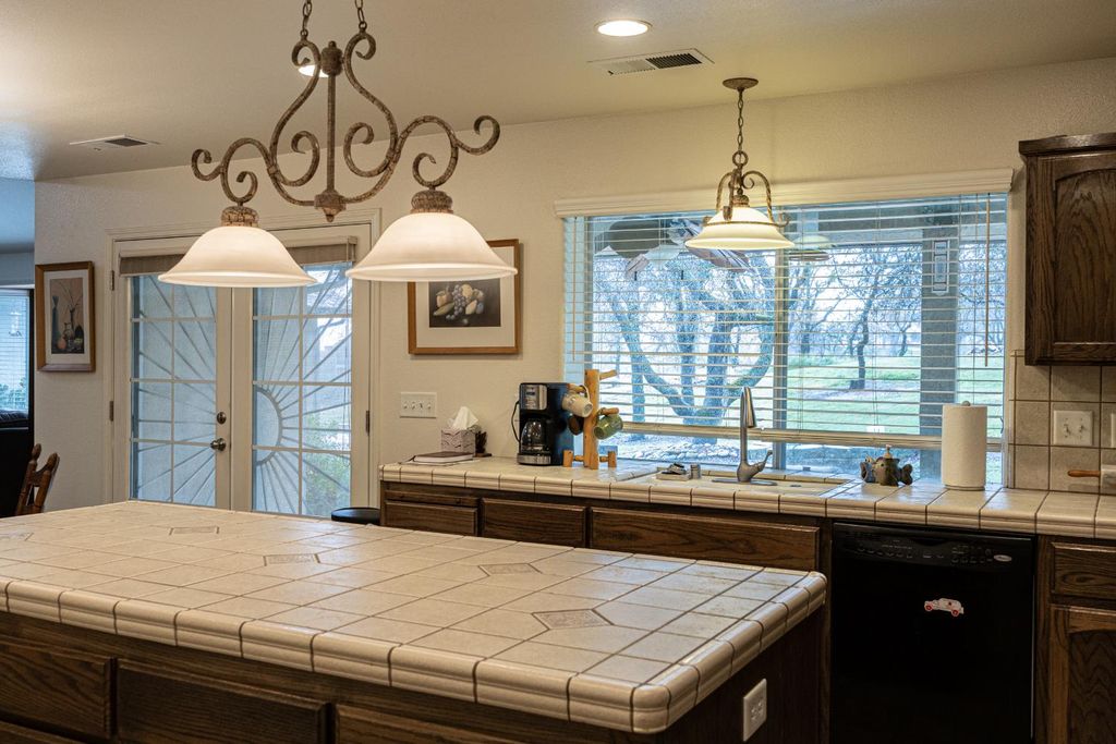 Image 30 of property listing at 41766 John Muir Drive, Coarsegold, CA 93614